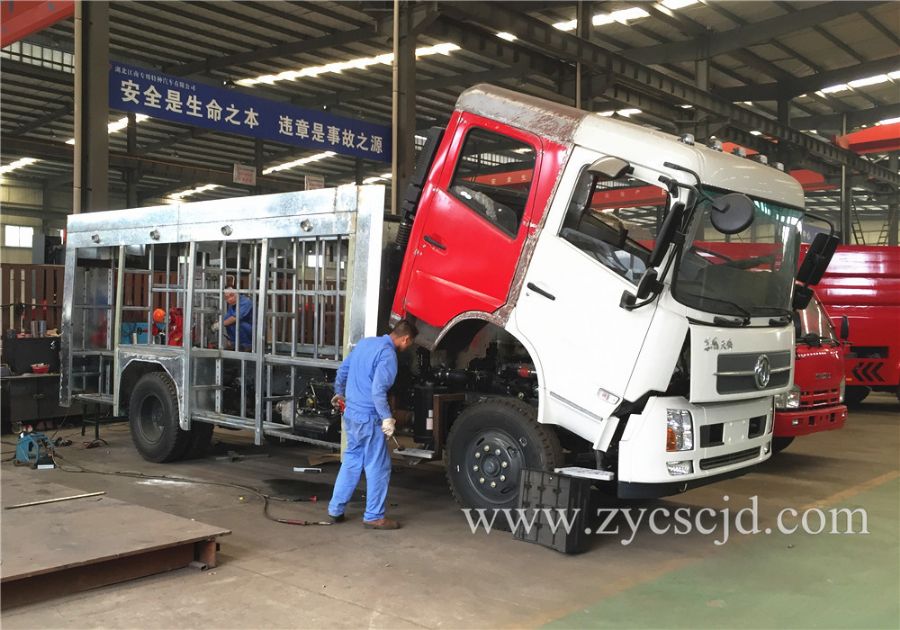 東風(fēng)天錦水罐消防車(chē) 東風(fēng)天錦水罐消防車(chē)