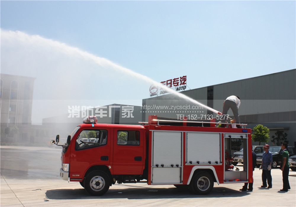 3噸消防車試水圖片 3噸消防車試水圖片