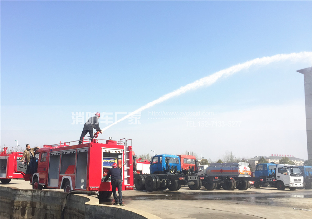 4噸消防車試水圖片 4噸消防車試水圖片