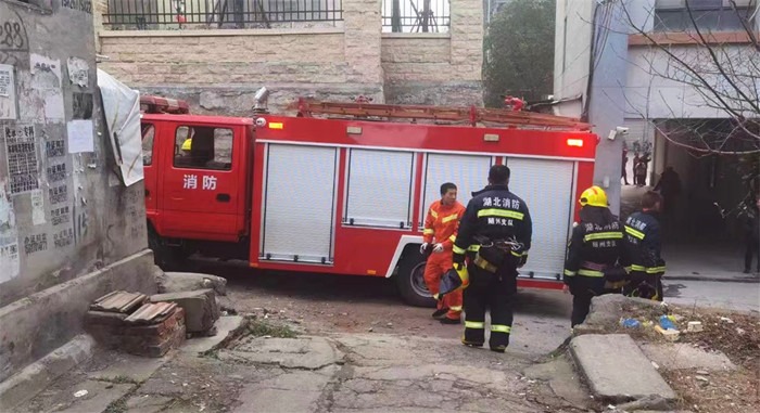 2.5噸水罐消防車實戰圖片 2.5噸水罐消防車實戰圖片